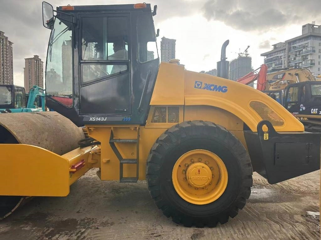 XCMG XS 143 - Kompaktor: slika 2 XCMG XS 143 - Kompaktor: slika 2