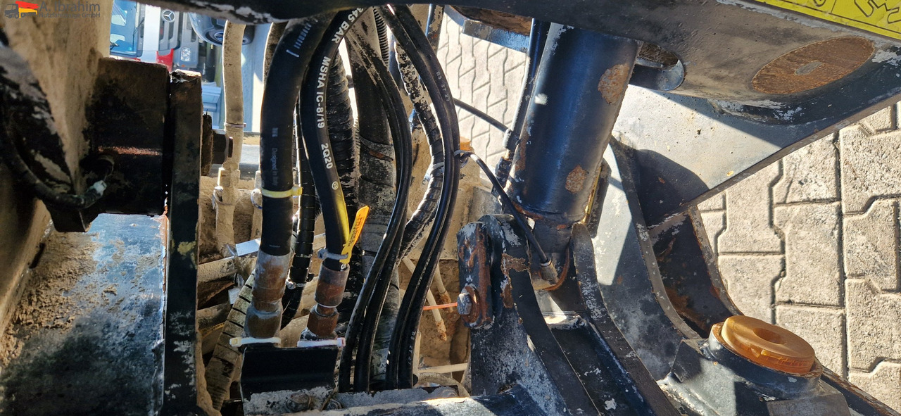 Komatsu WA 200 technisch ok. technische Wartung beim Komatsu Service - Utovarivač točkaš: slika 4 Komatsu WA 200 technisch ok. technische Wartung beim Komatsu Service - Utovarivač točkaš: slika 4