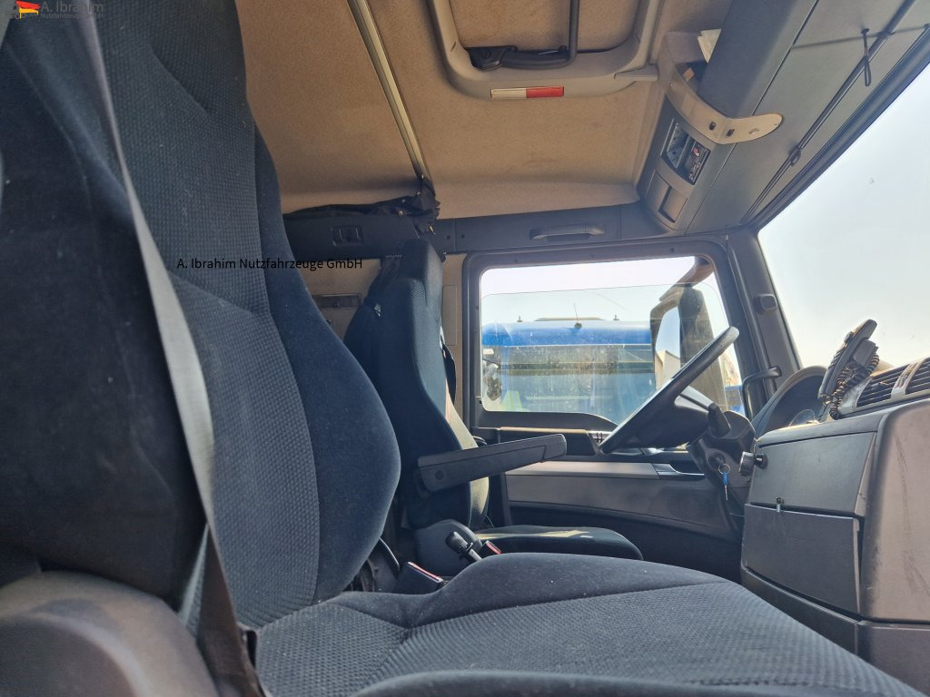 MAN 26.360 Klima Retarder Zustand gut - Kamion za prevoz kontejnera/ Kamion sa promenjivim sandukom: slika 5 MAN 26.360 Klima Retarder Zustand gut - Kamion za prevoz kontejnera/ Kamion sa promenjivim sandukom: slika 5