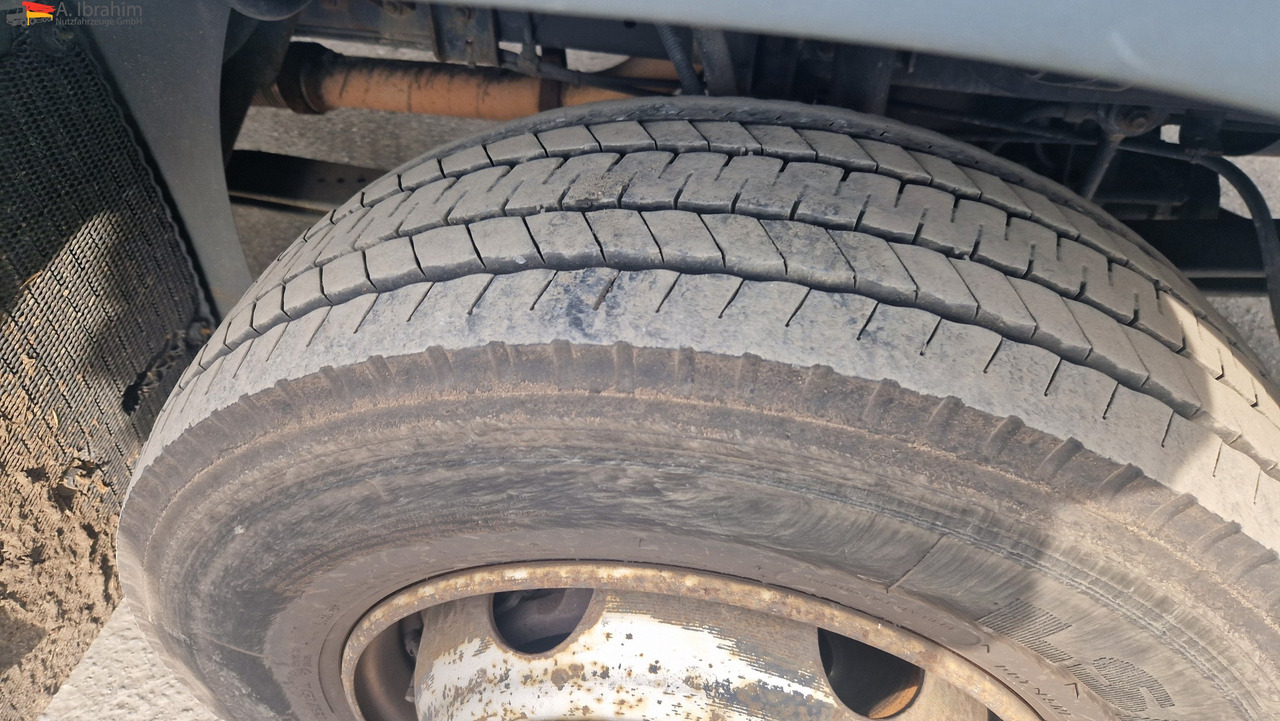 MAN 8.180 Thermokingkühlung - 30 ° sauber, 3. Gang kratzt, voll fahrbereit - Hladnjača: slika 5 MAN 8.180 Thermokingkühlung - 30 ° sauber, 3. Gang kratzt, voll fahrbereit - Hladnjača: slika 5