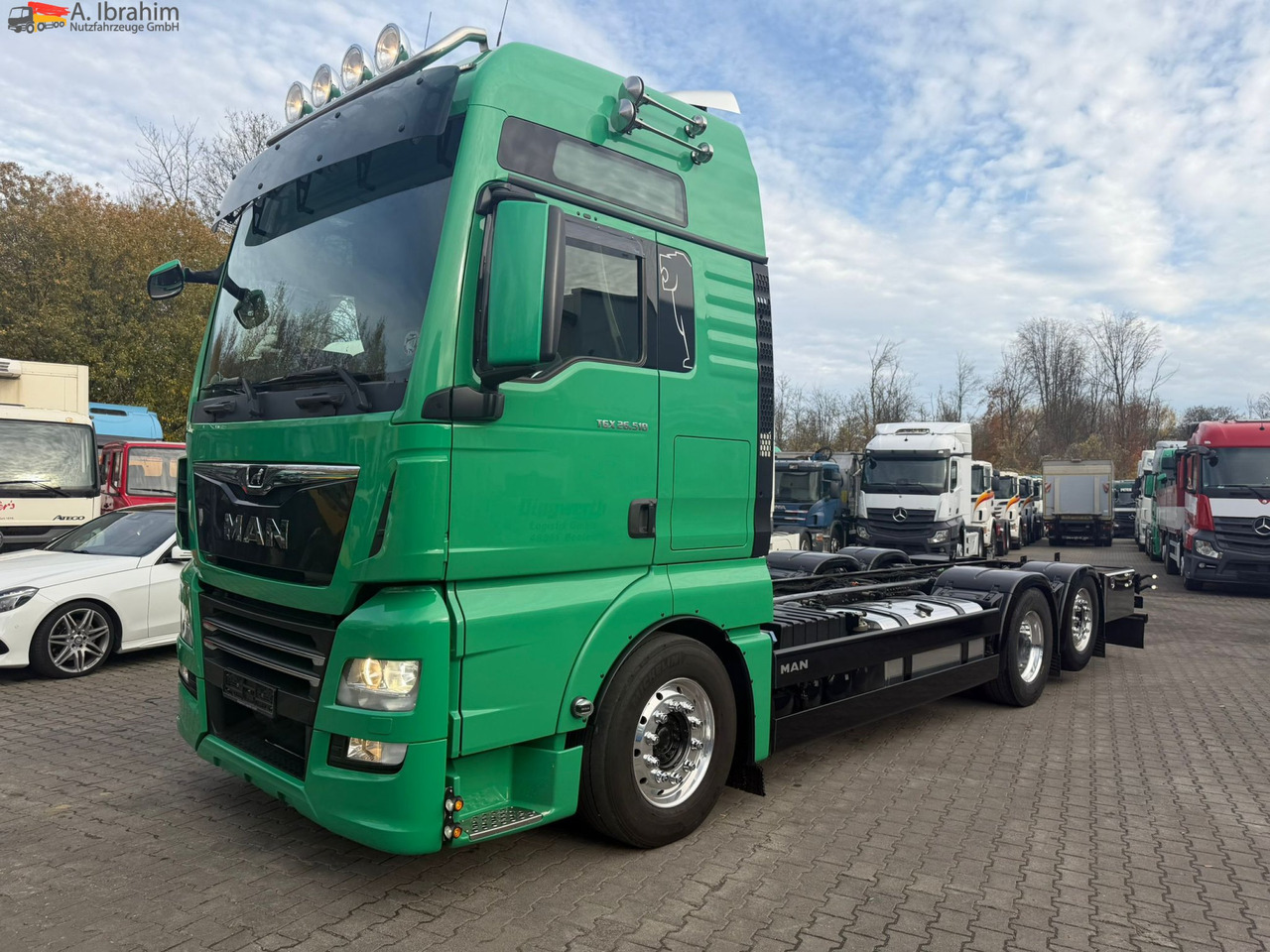 MAN TGX 26.510 Retarder | 6x2 | Klima Euro 6d | Full Service Truck - Kamion sa golom šasijom i zatvorenom kabinom: slika 1 MAN TGX 26.510 Retarder | 6x2 | Klima Euro 6d | Full Service Truck - Kamion sa golom šasijom i zatvorenom kabinom: slika 1