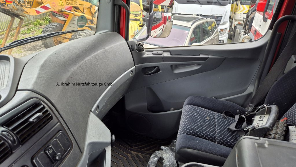 Mercedes-Benz 1829L mit Kran HIAB 111 Hiduo , Funk FB - Kamion sa tovarnim sandukom, Kamion sa dizalicom: slika 3 Mercedes-Benz 1829L mit Kran HIAB 111 Hiduo , Funk FB - Kamion sa tovarnim sandukom, Kamion sa dizalicom: slika 3