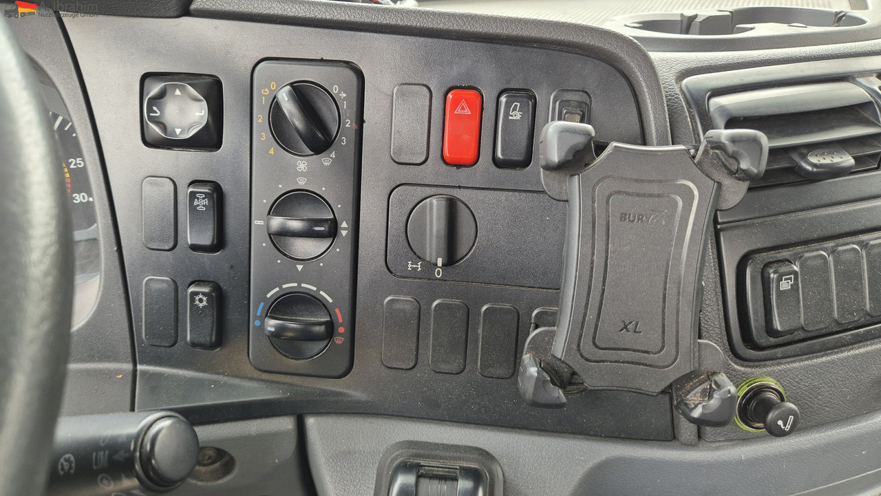 Mercedes-Benz 1833 HIAB Kran, Funk FB Scheckheft gepflegt bei Mercedes - Kamion sa tovarnim sandukom, Kamion sa dizalicom: slika 5 Mercedes-Benz 1833 HIAB Kran, Funk FB Scheckheft gepflegt bei Mercedes - Kamion sa tovarnim sandukom, Kamion sa dizalicom: slika 5