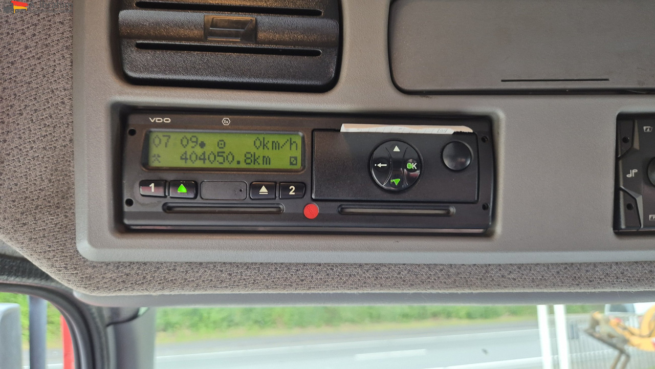 Mercedes-Benz 1833 HIAB Kran, Funk FB Scheckheft gepflegt bei Mercedes - Kamion sa tovarnim sandukom, Kamion sa dizalicom: slika 2 Mercedes-Benz 1833 HIAB Kran, Funk FB Scheckheft gepflegt bei Mercedes - Kamion sa tovarnim sandukom, Kamion sa dizalicom: slika 2