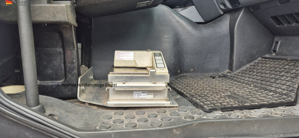 Mercedes-Benz 2536 L 3 Kammer 19500 L Oben Unten Befüllung - Kamion cisterna: slika 3 Mercedes-Benz 2536 L 3 Kammer 19500 L Oben Unten Befüllung - Kamion cisterna: slika 3