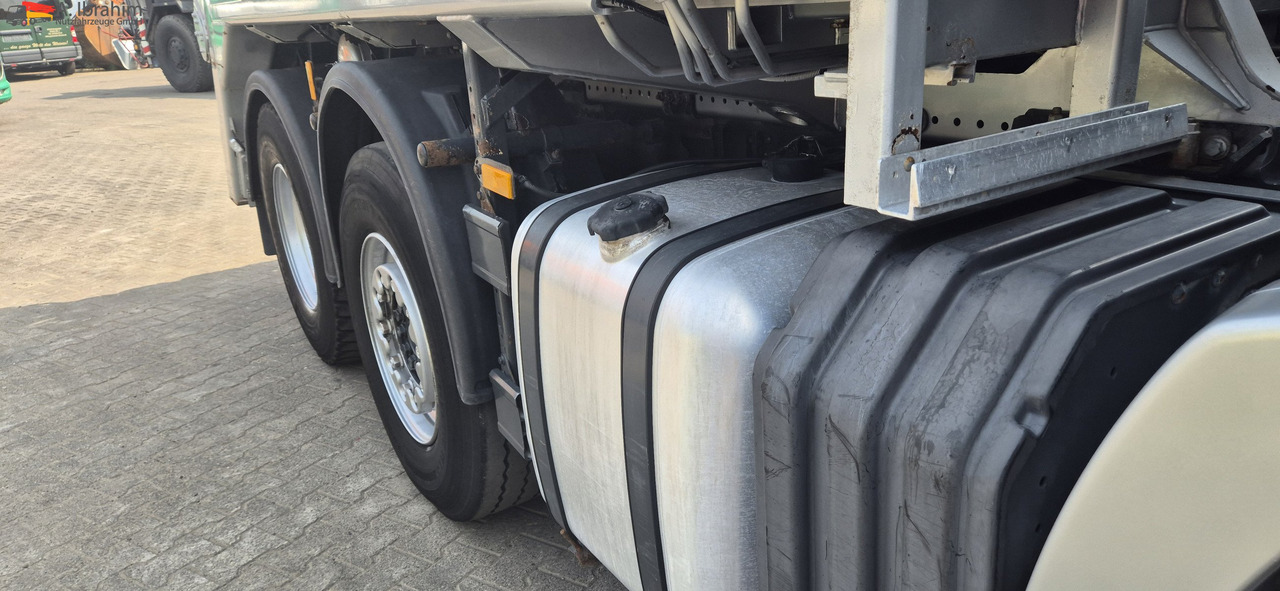 Mercedes-Benz 2546 L Meiller Absetzkipper 6x2, Vorlauf-Lenkachse, mp3 - Kamion za utovaranje kontejnera: slika 5 Mercedes-Benz 2546 L Meiller Absetzkipper 6x2, Vorlauf-Lenkachse, mp3 - Kamion za utovaranje kontejnera: slika 5