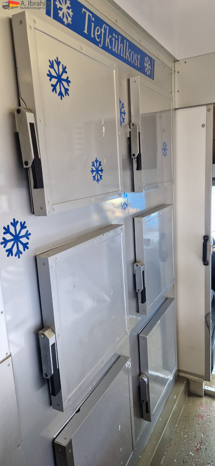 Mercedes-Benz 413 CDI Tiefkühlfächer, autom. Verkaufsklappe Basis ist ok - Dostavno vozilo hladnjača: slika 5 Mercedes-Benz 413 CDI Tiefkühlfächer, autom. Verkaufsklappe Basis ist ok - Dostavno vozilo hladnjača: slika 5