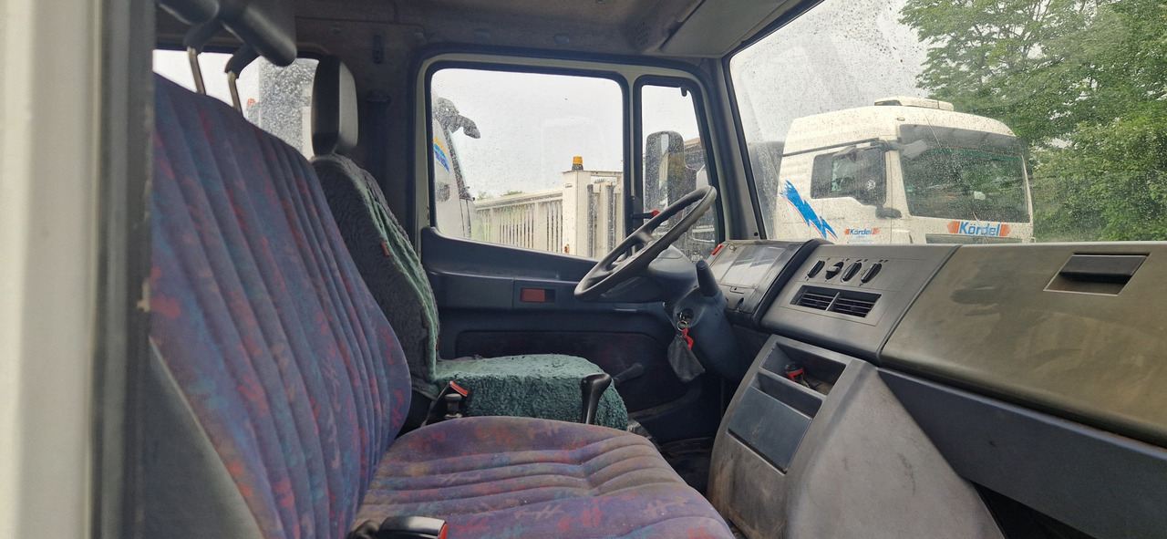 Mercedes-Benz 615D Doka Pritsche, Zustand gut - Dostavno vozilo sa otvorenom sandukom, Dostavno vozilo sa duplom kabinom: slika 2 Mercedes-Benz 615D Doka Pritsche, Zustand gut - Dostavno vozilo sa otvorenom sandukom, Dostavno vozilo sa duplom kabinom: slika 2