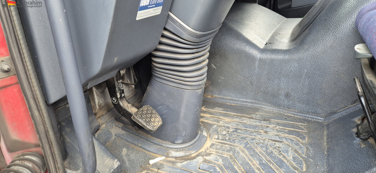 Mercedes-Benz 823 LBW | Radstand 4900 mm | 7.2 m Pritsche Klima | 3 Pedals - Dostavno vozilo sa ceradom: slika 4 Mercedes-Benz 823 LBW | Radstand 4900 mm | 7.2 m Pritsche Klima | 3 Pedals - Dostavno vozilo sa ceradom: slika 4