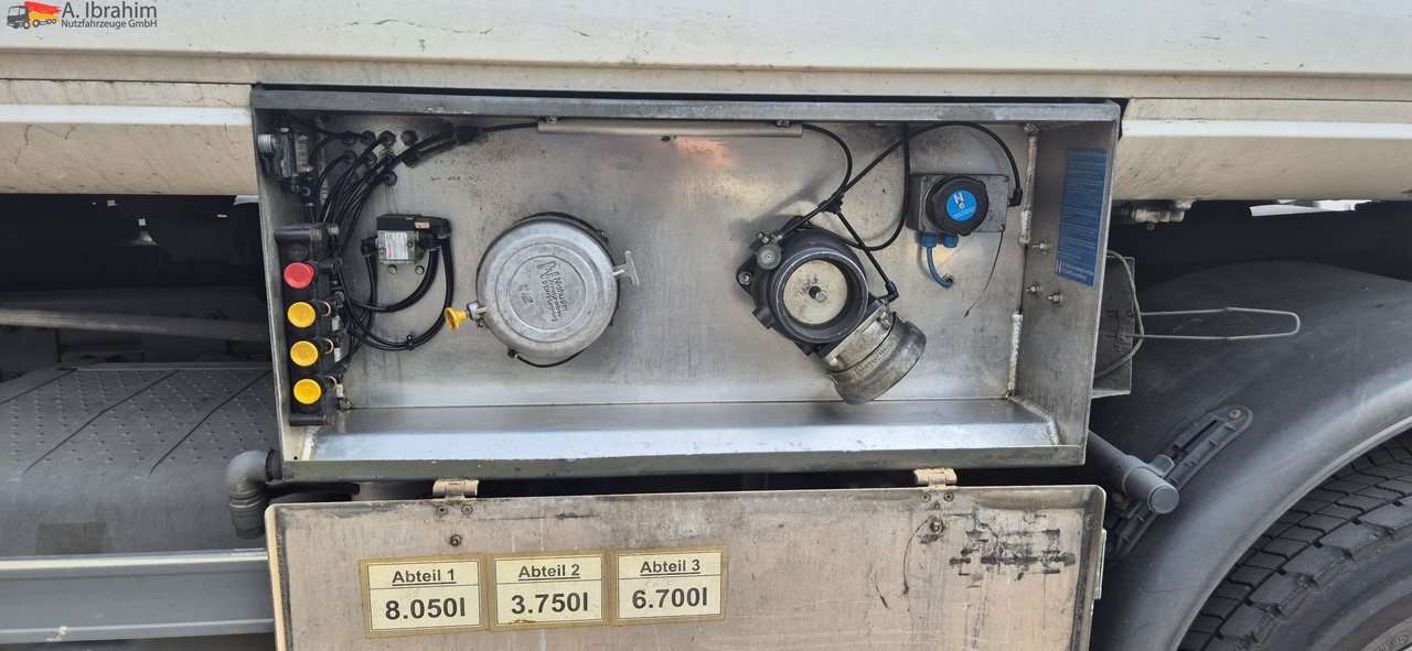 Mercedes-Benz Actros 2536 L 3 Kammern, 19500 L, mp3, Oben Unten Befüllung - Kamion cisterna: slika 5 Mercedes-Benz Actros 2536 L 3 Kammern, 19500 L, mp3, Oben Unten Befüllung - Kamion cisterna: slika 5