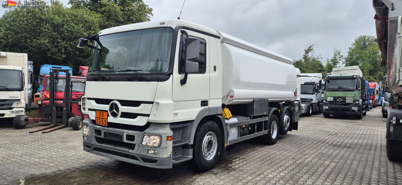 Mercedes-Benz Actros 2536 L 3 Kammern, 19500 L, mp3, Oben Unten Befüllung - Kamion cisterna: slika 1 Mercedes-Benz Actros 2536 L 3 Kammern, 19500 L, mp3, Oben Unten Befüllung - Kamion cisterna: slika 1