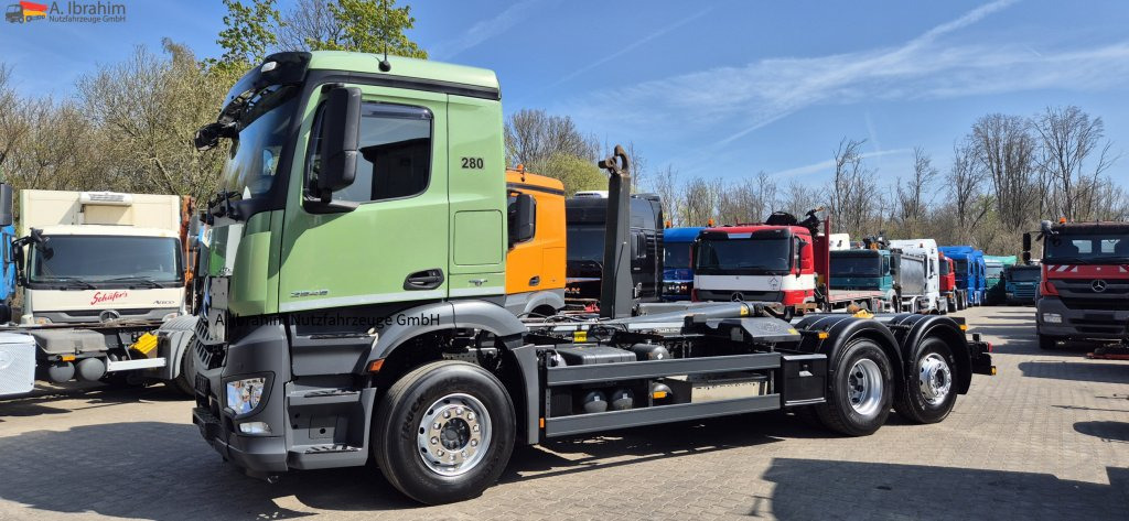 Mercedes-Benz DB 2545 Retarder, Klima, Liftachse Meiller Aufbau RK 20.70 - Kamion sa hidrauličnom kukom: slika 1 Mercedes-Benz DB 2545 Retarder, Klima, Liftachse Meiller Aufbau RK 20.70 - Kamion sa hidrauličnom kukom: slika 1
