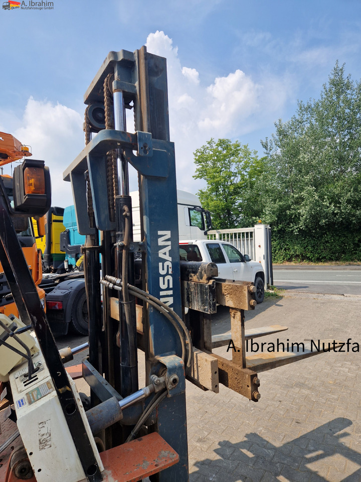 Nissan BF 03-40 4t Stapler - Viljuškar: slika 4 Nissan BF 03-40 4t Stapler - Viljuškar: slika 4