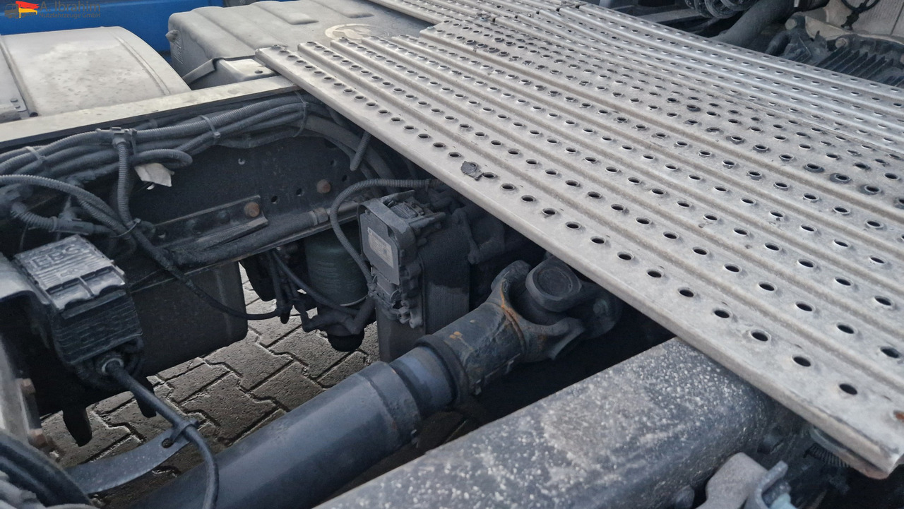 MAN 18.480 TGX XLX Retarder 2x Tank deutsches Fahrzeug, einsatzbereit - Tegljač: slika 2 MAN 18.480 TGX XLX Retarder 2x Tank deutsches Fahrzeug, einsatzbereit - Tegljač: slika 2