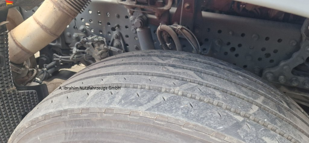 Mercedes-Benz 1842LS Zugmaschine mit Kontergewicht - Tegljač: slika 5 Mercedes-Benz 1842LS Zugmaschine mit Kontergewicht - Tegljač: slika 5