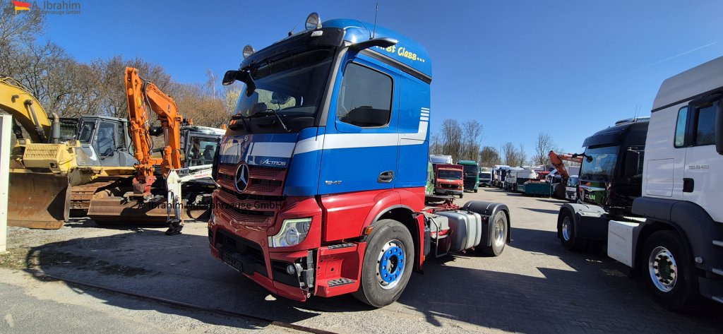 Mercedes-Benz 1846 Unfall, fahrbereit - Tegljač: slika 1 Mercedes-Benz 1846 Unfall, fahrbereit - Tegljač: slika 1