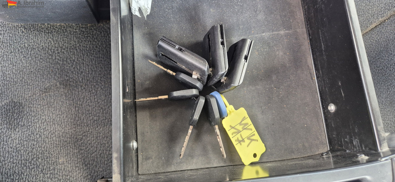 Mercedes-Benz DB 1842H 4x4 Hydrodrive Scheckheft bei Mercedes - Tegljač: slika 4 Mercedes-Benz DB 1842H 4x4 Hydrodrive Scheckheft bei Mercedes - Tegljač: slika 4