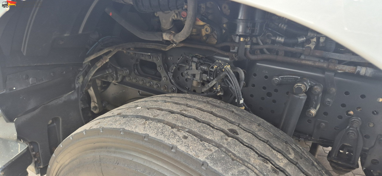 Mercedes-Benz DB 1842H 4x4 Hydrodrive Scheckheft bei Mercedes - Tegljač: slika 5 Mercedes-Benz DB 1842H 4x4 Hydrodrive Scheckheft bei Mercedes - Tegljač: slika 5