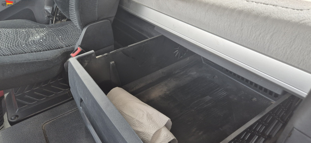 Mercedes-Benz DB 1842H 4x4 Hydrodrive Scheckheft bei Mercedes - Tegljač: slika 3 Mercedes-Benz DB 1842H 4x4 Hydrodrive Scheckheft bei Mercedes - Tegljač: slika 3