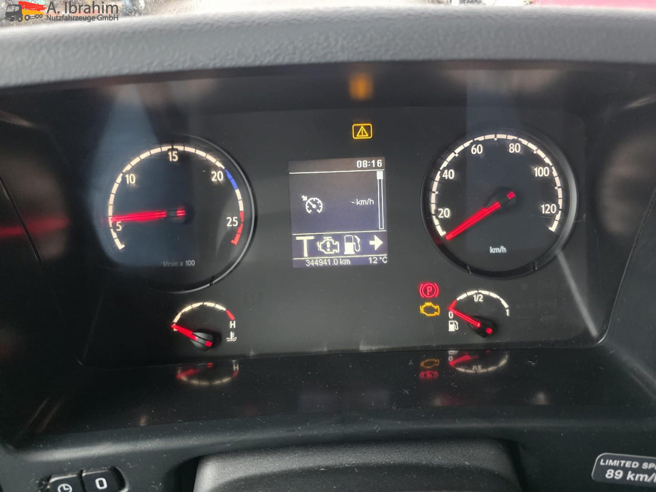 Scania R560 | 6x4 | V8 | Blatt Blatt | Schaltgetriebe |Kipphydraulik | Klima | Trommelbremse| 3 Pedals - Tegljač: slika 2 Scania R560 | 6x4 | V8 | Blatt Blatt | Schaltgetriebe |Kipphydraulik | Klima | Trommelbremse| 3 Pedals - Tegljač: slika 2