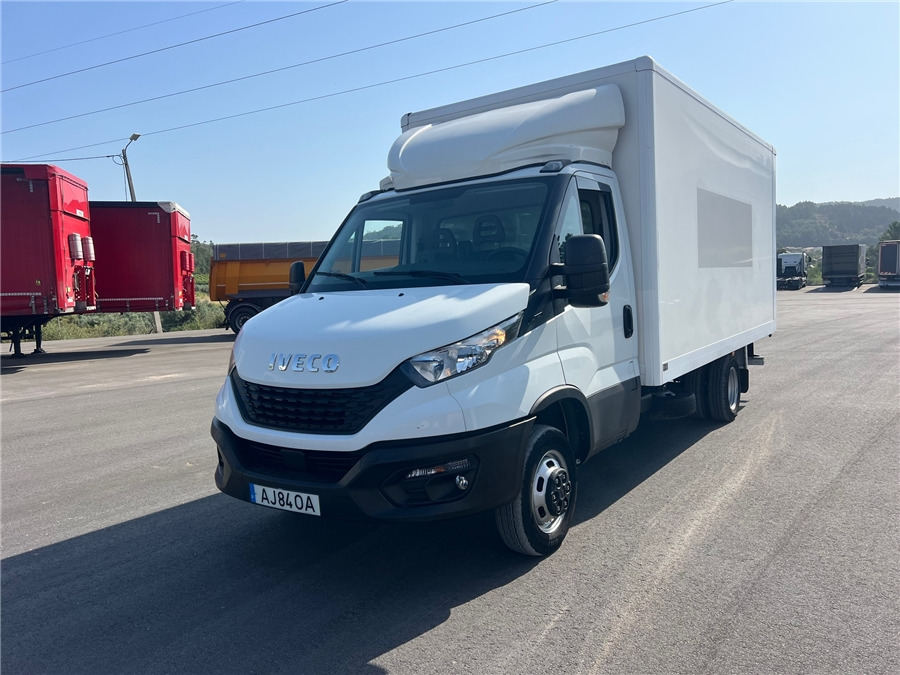 Iveco 35C16H - Kamion sa zatvorenim sandukom: slika 1 Iveco 35C16H - Kamion sa zatvorenim sandukom: slika 1