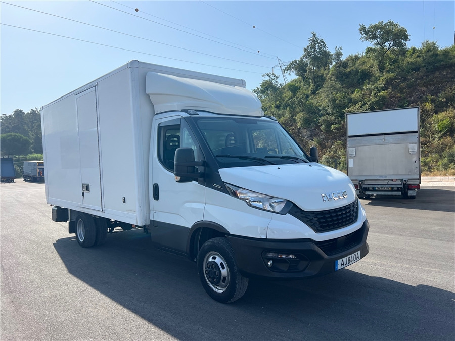 Iveco 35C16H - Kamion sa zatvorenim sandukom: slika 3 Iveco 35C16H - Kamion sa zatvorenim sandukom: slika 3