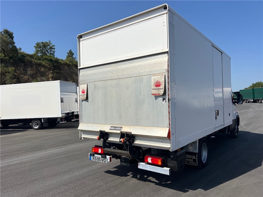 Iveco 35C16HA8 - Kamion sa zatvorenim sandukom: slika 4 Iveco 35C16HA8 - Kamion sa zatvorenim sandukom: slika 4