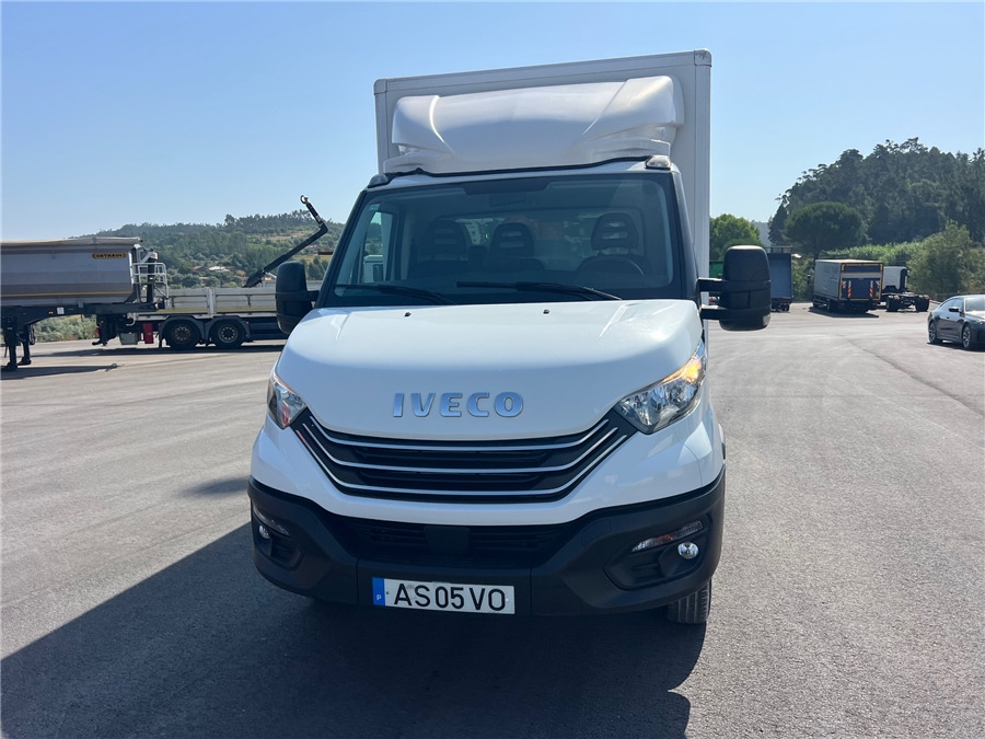 Iveco 35C16HA8 - Kamion sa zatvorenim sandukom: slika 2 Iveco 35C16HA8 - Kamion sa zatvorenim sandukom: slika 2