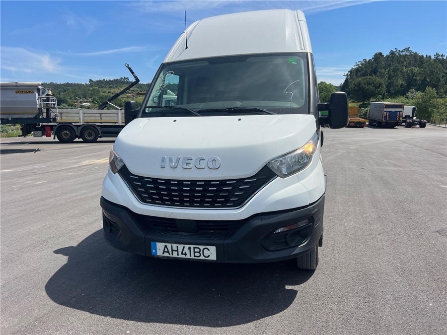 Iveco 35C16HA8V - Furgon: slika 2 Iveco 35C16HA8V - Furgon: slika 2