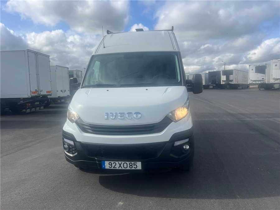 Iveco 35S16 - Furgon: slika 2 Iveco 35S16 - Furgon: slika 2