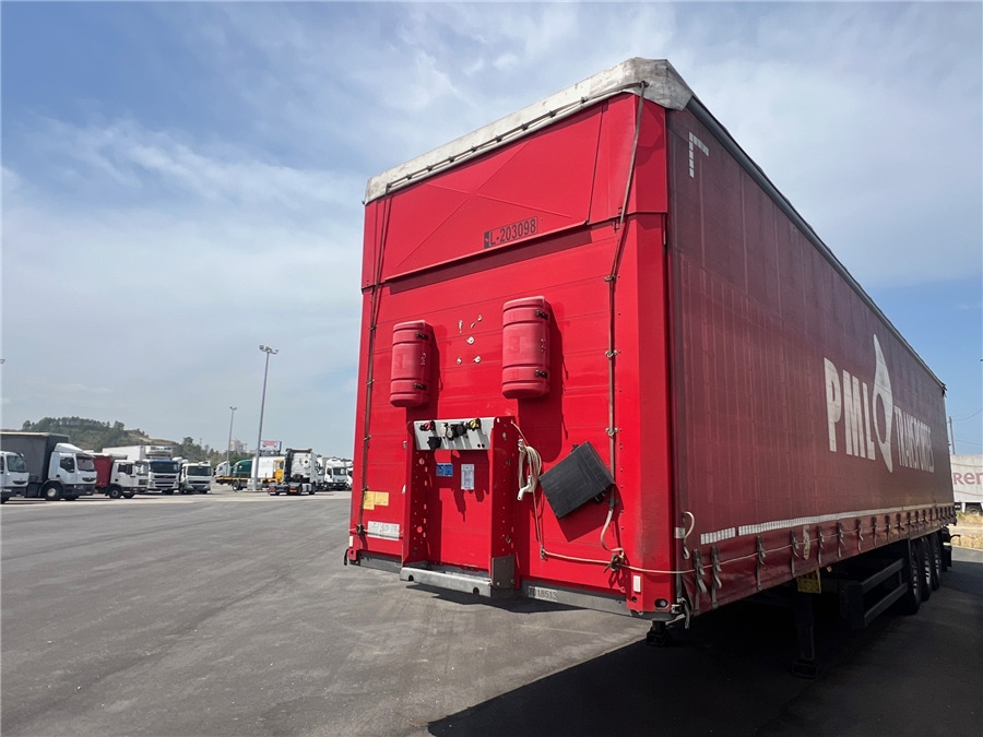 SCHMITZ CARGOBULL SCB-S3T TETO ELEVAR - Poluprikolica sa ceradom: slika 1 SCHMITZ CARGOBULL SCB-S3T TETO ELEVAR - Poluprikolica sa ceradom: slika 1