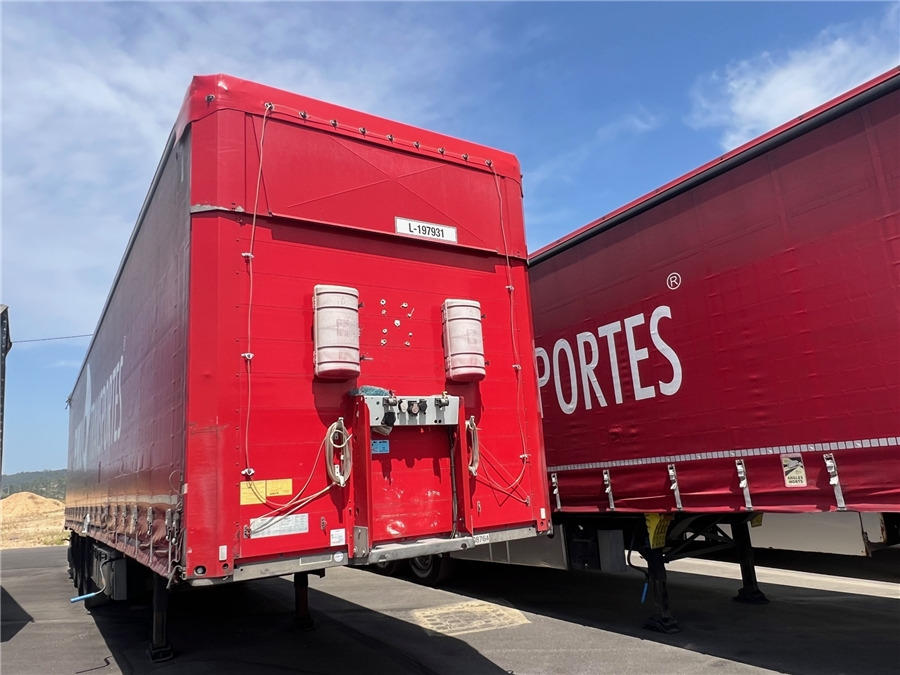 SCHMITZ CARGOBULL SCB-S3T TETO ELEVAR - Poluprikolica sa ceradom: slika 2 SCHMITZ CARGOBULL SCB-S3T TETO ELEVAR - Poluprikolica sa ceradom: slika 2