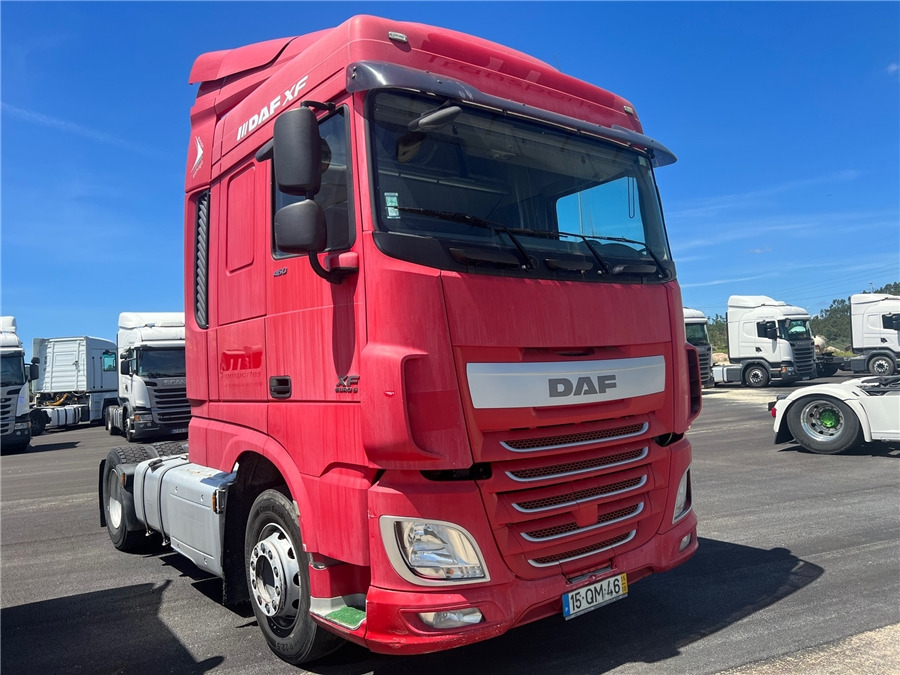 DAF XF 105 460 - Tegljač: slika 1 DAF XF 105 460 - Tegljač: slika 1