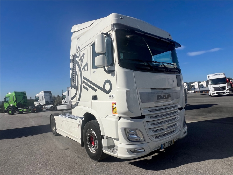 DAF XF 105 460 - Tegljač: slika 1 DAF XF 105 460 - Tegljač: slika 1