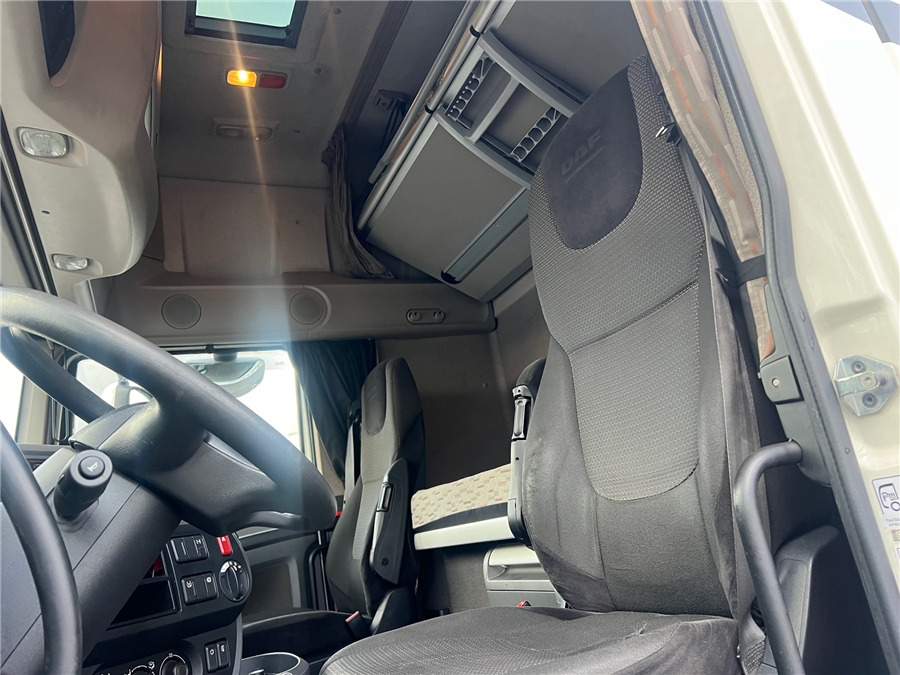 Interior photo 1: Tegljač DAF XF 510