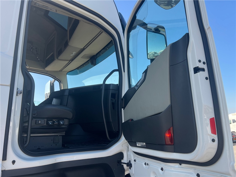 Tegljač Volvo FH 540: slika 13