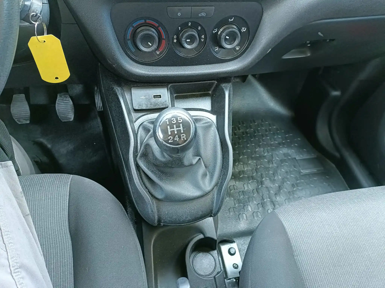 Furgon FIAT DOBLO CARGO 1.3 MJT SX: slika 12