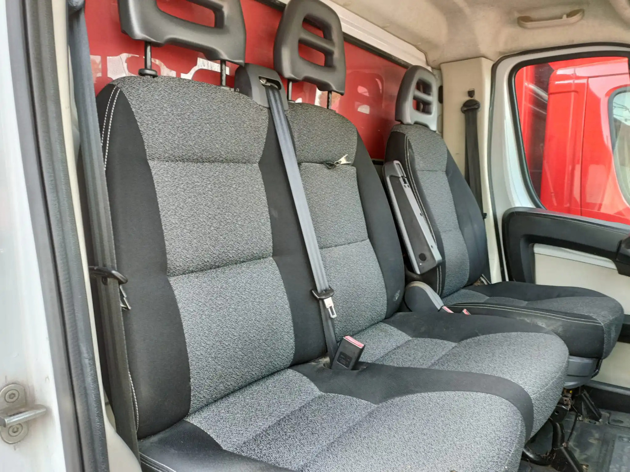 FIAT DUCATO BOX - Dostavno vozilo sa zatvorenim sandukom: slika 5 FIAT DUCATO BOX - Dostavno vozilo sa zatvorenim sandukom: slika 5