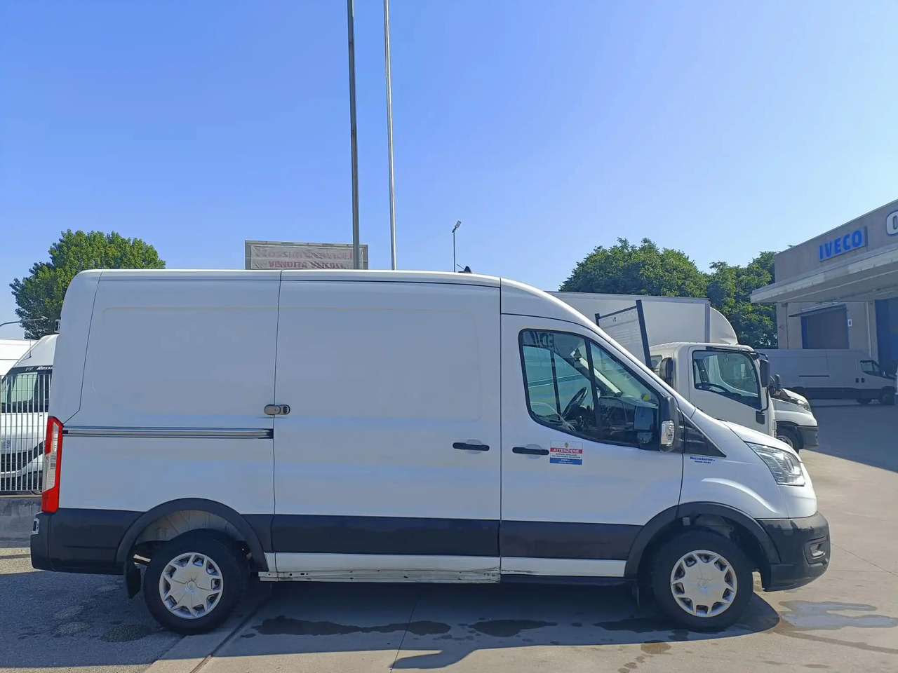 FORD TRANSIT FURGONE STANDARD - Furgon: slika 3 FORD TRANSIT FURGONE STANDARD - Furgon: slika 3