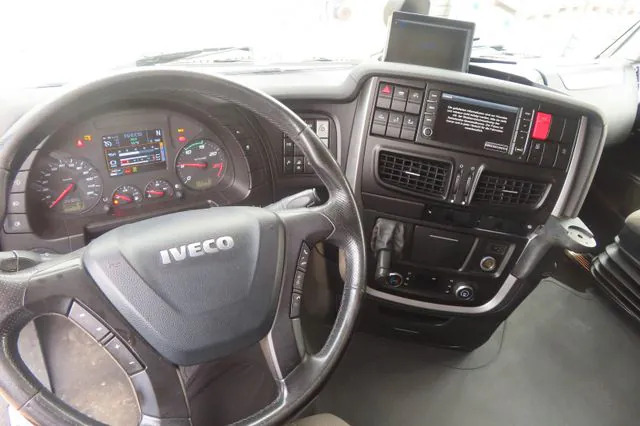 IVECO AS260S42 Y/FP - Kamion sa golom šasijom i zatvorenom kabinom: slika 5 IVECO AS260S42 Y/FP - Kamion sa golom šasijom i zatvorenom kabinom: slika 5