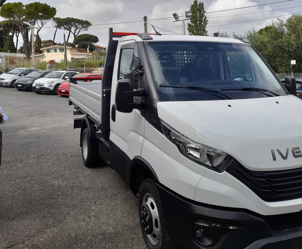 IVECO DAILY 35C12 2.3 RIBALTABILE 2025 NUOVO - Dostavno vozilo istovarivač: slika 2 IVECO DAILY 35C12 2.3 RIBALTABILE 2025 NUOVO - Dostavno vozilo istovarivač: slika 2