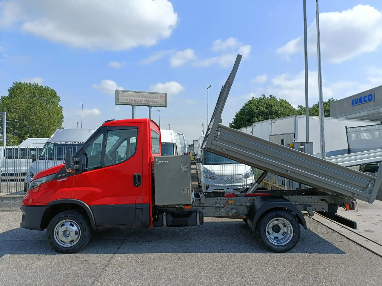 IVECO DAILY 35C12 RIBALTABILE - Dostavno vozilo istovarivač: slika 2 IVECO DAILY 35C12 RIBALTABILE - Dostavno vozilo istovarivač: slika 2