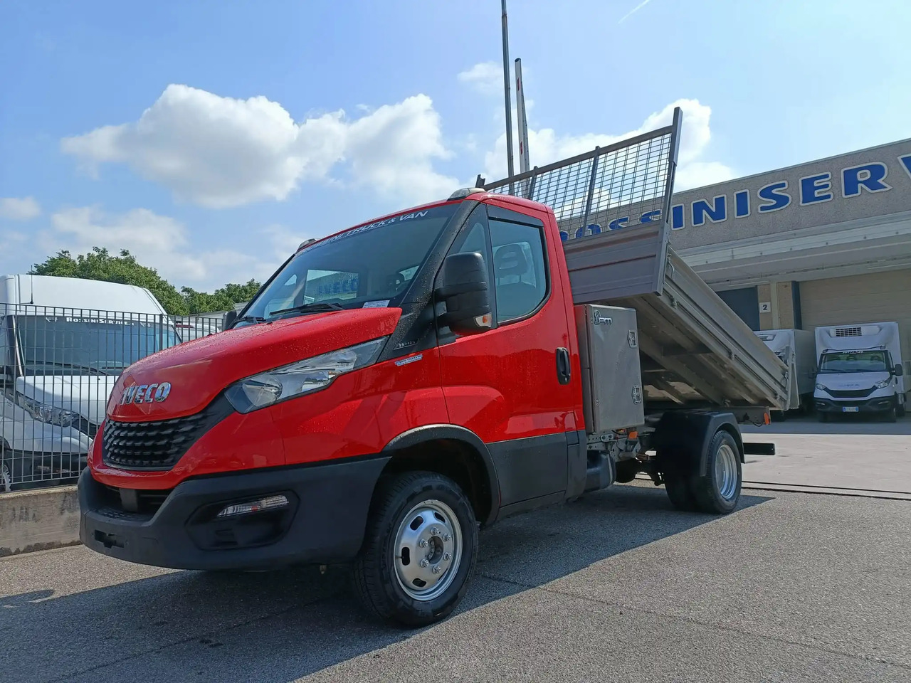 IVECO DAILY 35C12 RIBALTABILE - Dostavno vozilo istovarivač: slika 3 IVECO DAILY 35C12 RIBALTABILE - Dostavno vozilo istovarivač: slika 3