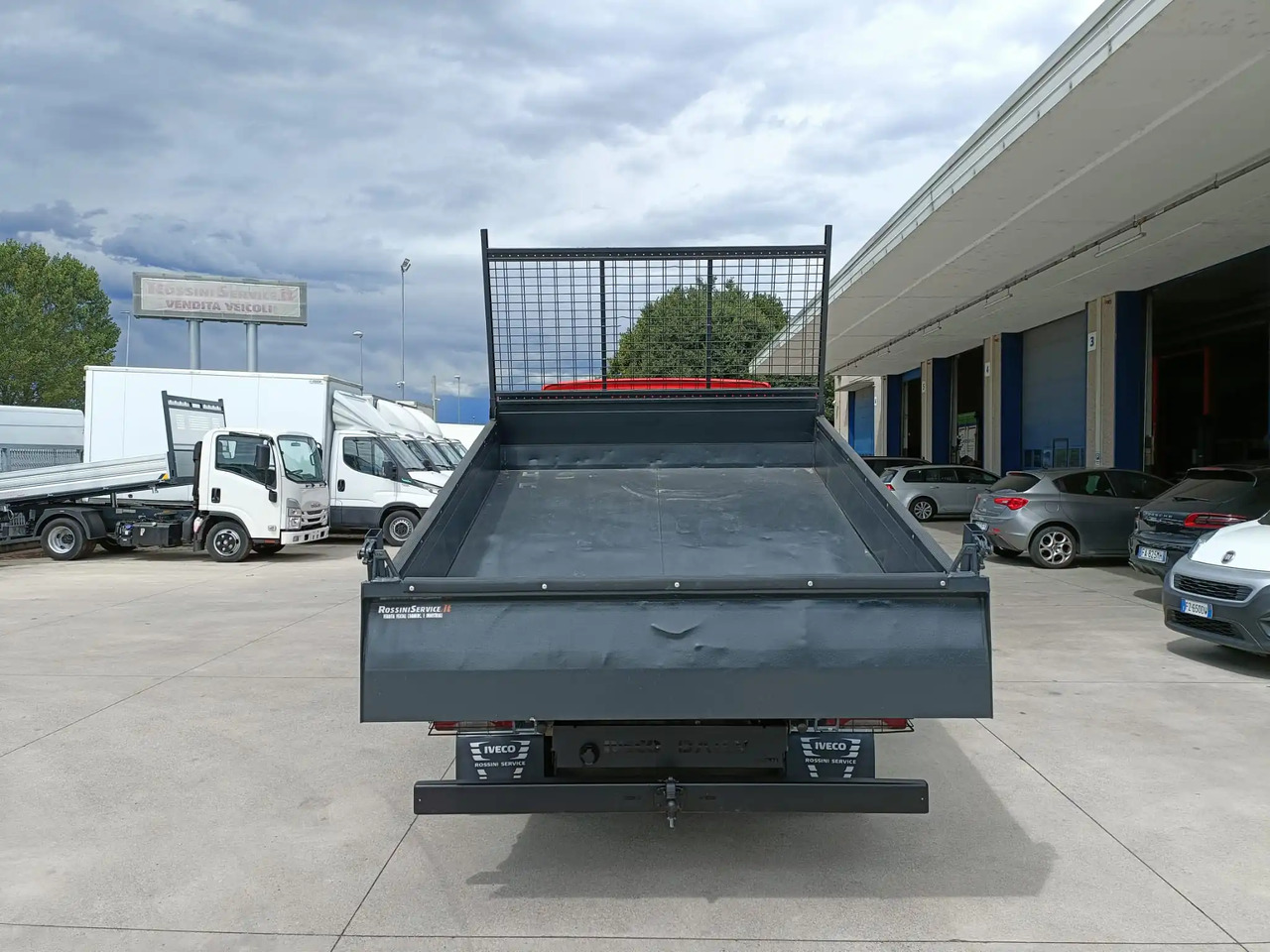 IVECO DAILY 35C12 RIBALTABILE - Dostavno vozilo istovarivač: slika 5 IVECO DAILY 35C12 RIBALTABILE - Dostavno vozilo istovarivač: slika 5