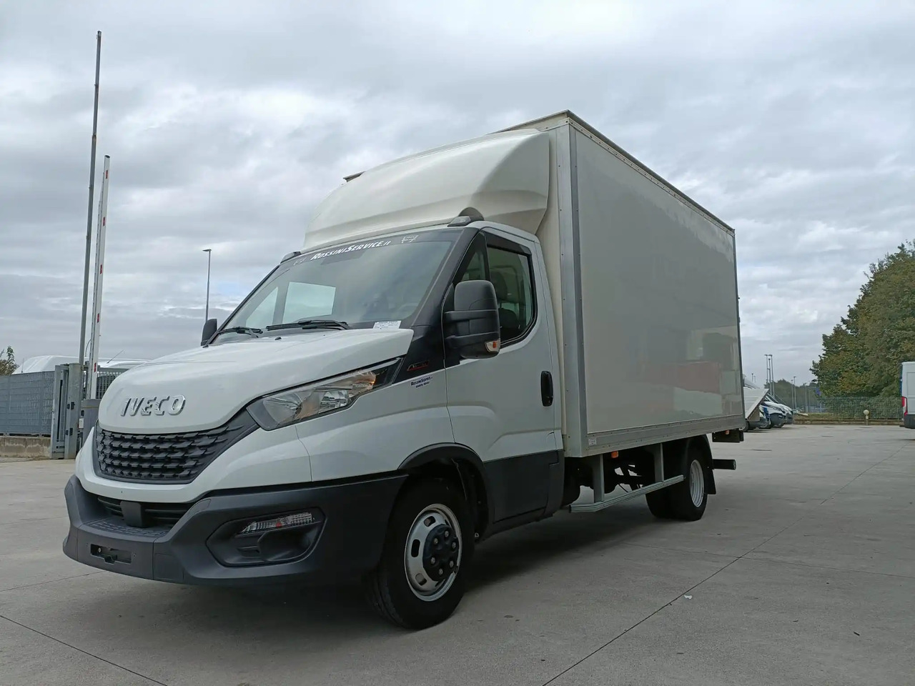 IVECO DAILY 35C16 3.0 - Dostavno vozilo sa zatvorenim sandukom: slika 3 IVECO DAILY 35C16 3.0 - Dostavno vozilo sa zatvorenim sandukom: slika 3