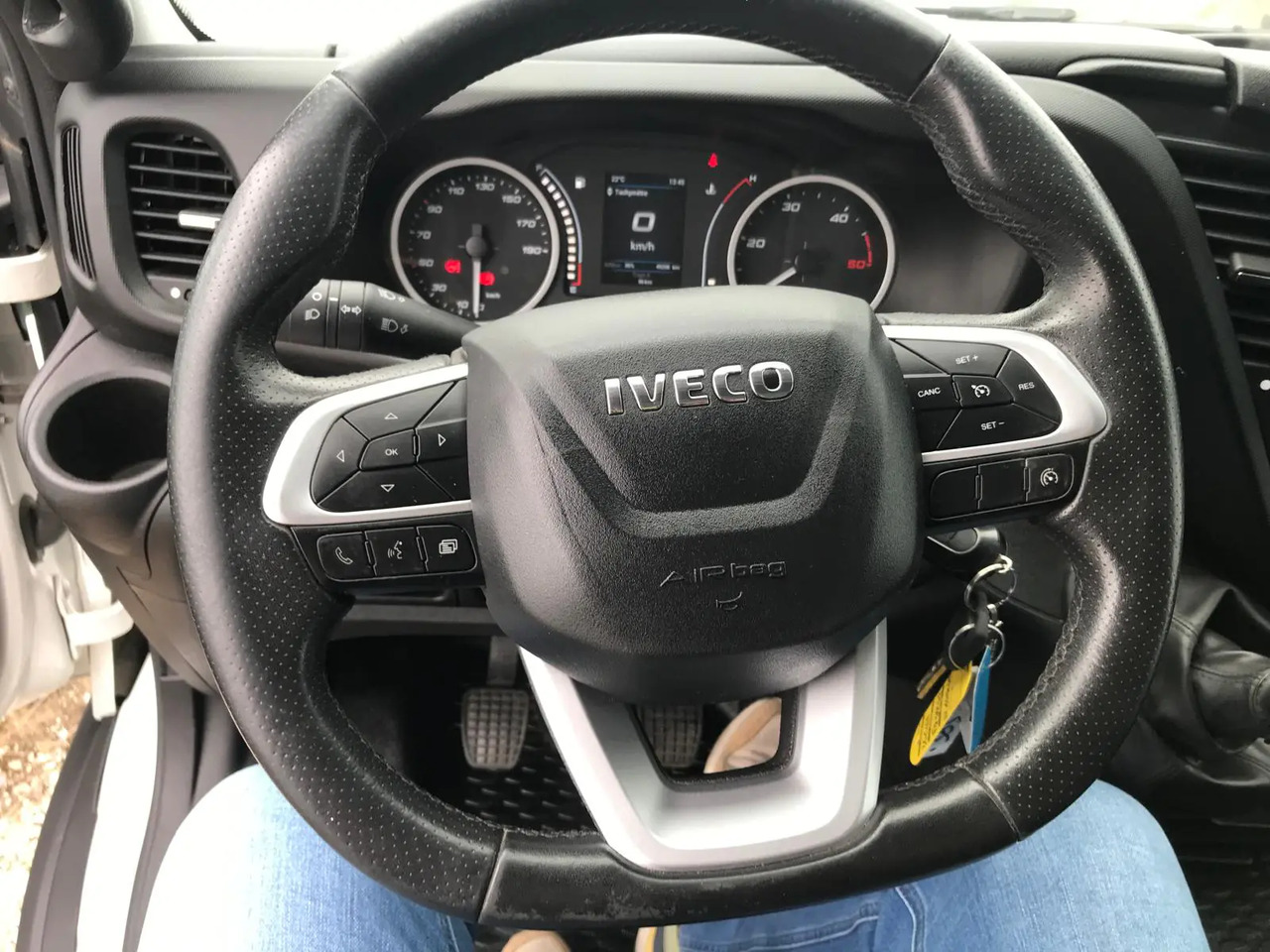 IVECO DAILY 35C16 CC 3000 - Dostavno vozilo sa ceradom: slika 3 IVECO DAILY 35C16 CC 3000 - Dostavno vozilo sa ceradom: slika 3