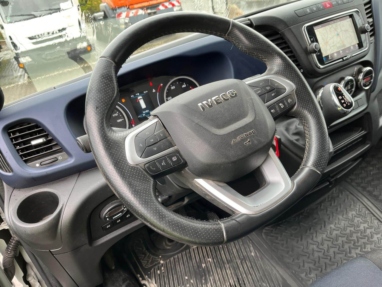 IVECO DAILY 35C18P FURGONE STANDARD - Furgon: slika 5 IVECO DAILY 35C18P FURGONE STANDARD - Furgon: slika 5