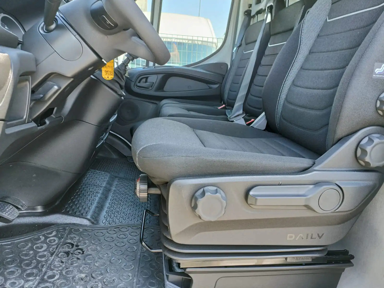 IVECO DAILY 35S14 L2H2 CNG METANO KM 0 IVECO DAILY 35S14 L2H2 CNG METANO KM 0: slika 13