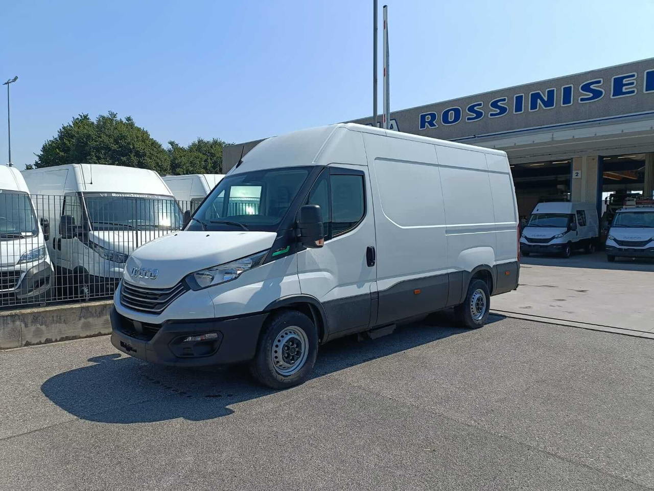IVECO DAILY 35S14 L2H2 CNG METANO KM 0 IVECO DAILY 35S14 L2H2 CNG METANO KM 0: slika 6