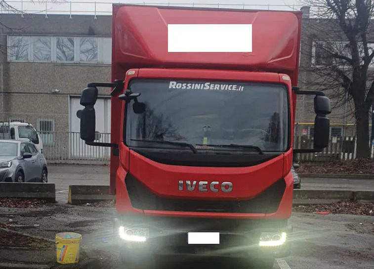 IVECO EUROCARGO 100E18 - Kamion sa zatvorenim sandukom: slika 4 IVECO EUROCARGO 100E18 - Kamion sa zatvorenim sandukom: slika 4